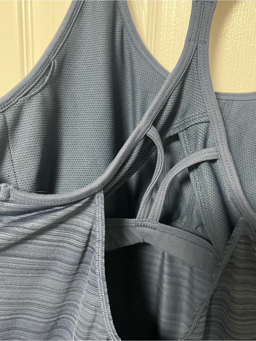 Athleta Swift Reach & Restore Tank Blue Racerback Active Top Large - Picture 5 of 9